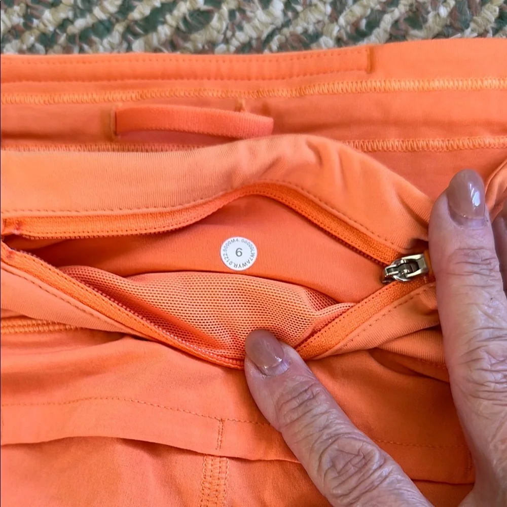 Lululemon Women's Orange Speed Up Shorts size 6 - Picture 9 of 14